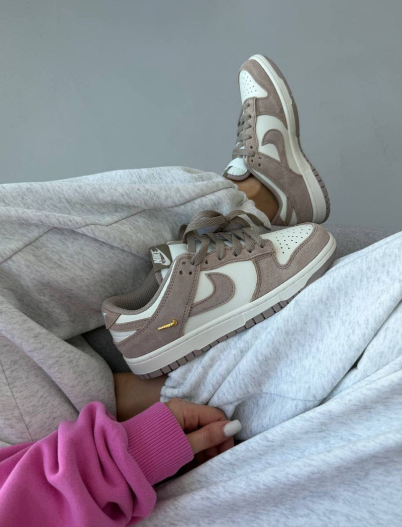 FOOTWEARS